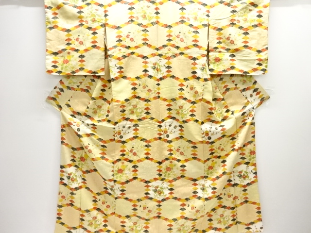 金通し菊梅牡丹模様付け下げ小紋着物